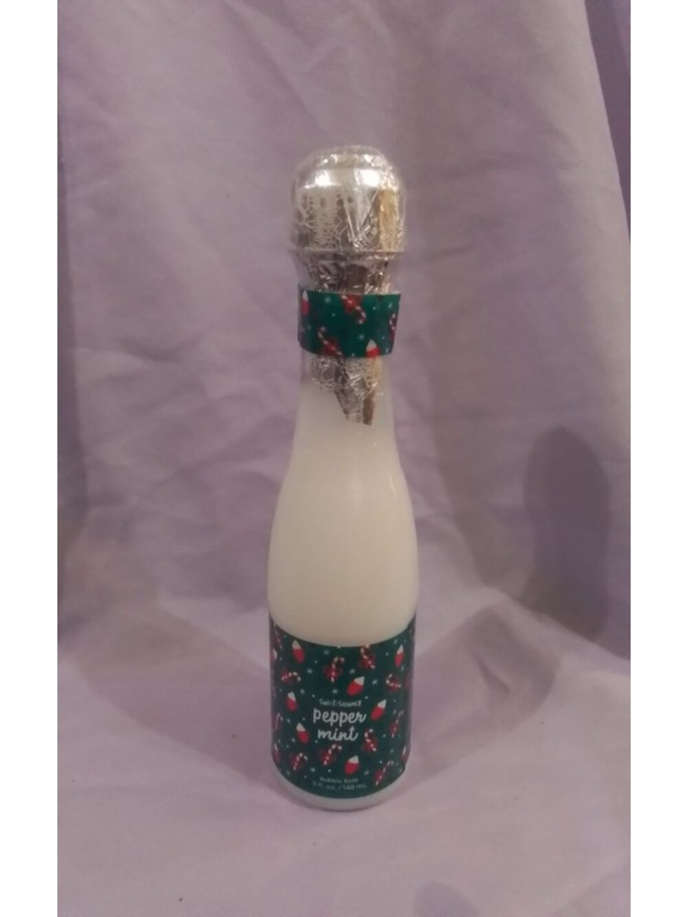 Sweet & Shimmer Peppermint Bubble Bath Decorative Holiday Design Christmas